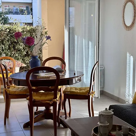 아파트 2 Pieces Avec Terrasse Et Parking A - Fr-1-226a-138 *